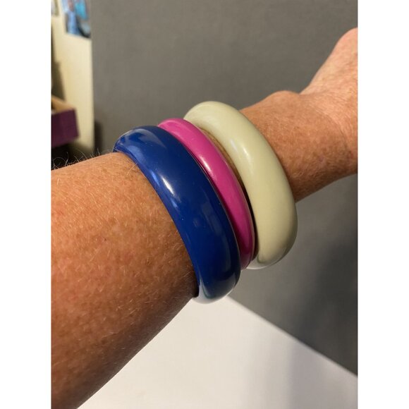 Vintage Plastic Bangle Bracelets Set Of 3 Pink Beige Blue 80/90's Style Retro - Picture 2 of 7